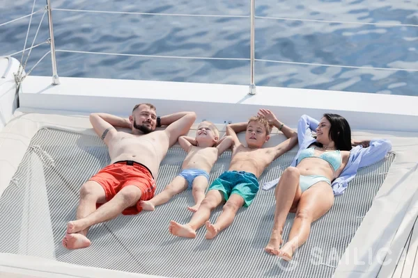 Sunreef 60 - Yacht Charter Sailica