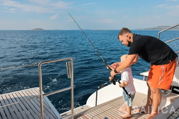 Sunreef 60 - Yacht Charter Sailica