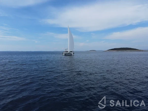 Sunreef 60 - Yacht Charter Sailica