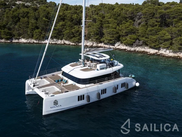 Sunreef 60 - Yacht Charter Sailica