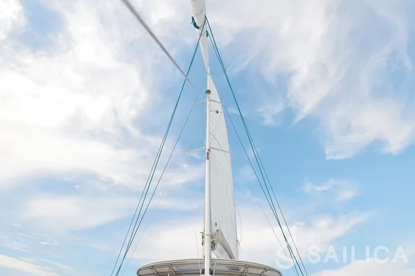 Sunreef 60 - Yacht Charter Sailica