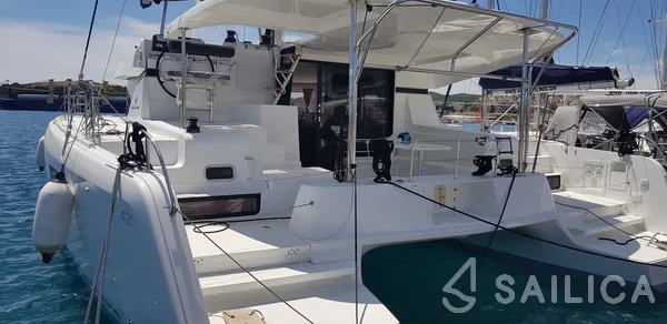 Lagoon 42 - Yacht Charter Sailica