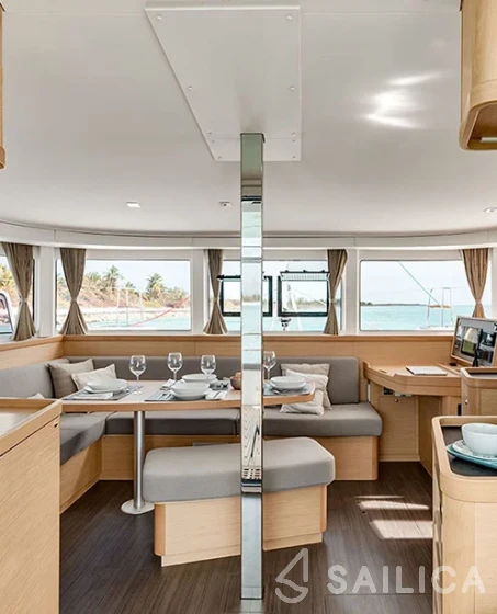 Lagoon 42 - Yacht Charter Sailica