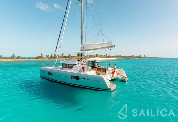 Lagoon 42 - Yacht Charter Sailica
