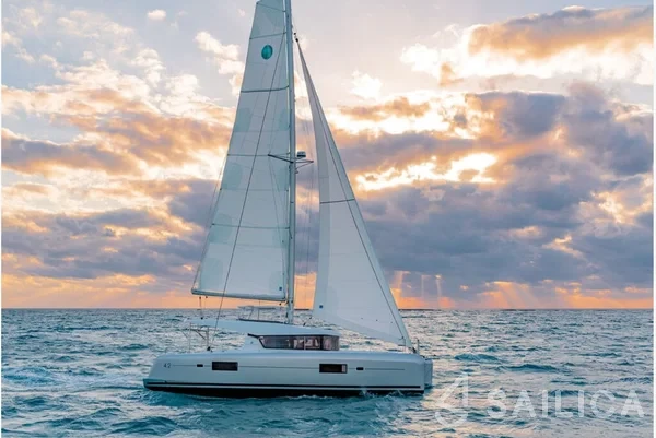 Lagoon 42 - Yacht Charter Sailica