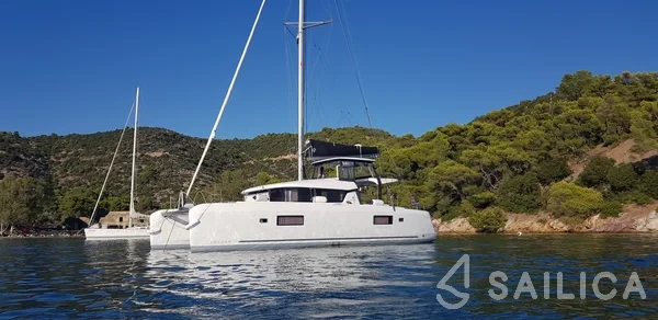 Lagoon 42 - Yacht Charter Sailica