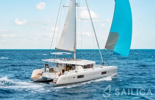 Lagoon 42 - Yacht Charter Sailica