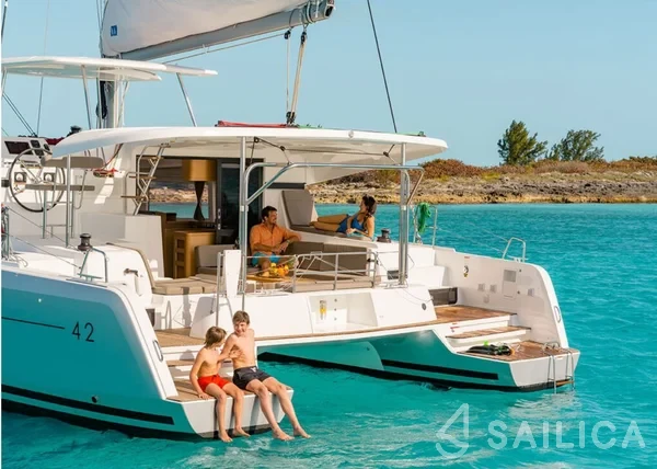 Lagoon 42 - Yacht Charter Sailica