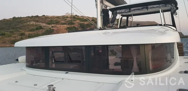 Lagoon 42 - Yacht Charter Sailica