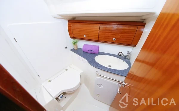 Bavaria 44 - Yacht Charter Sailica