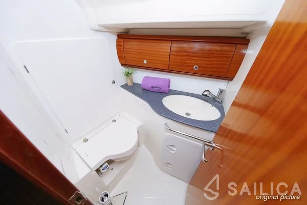Bavaria 44 - Yacht Charter Sailica