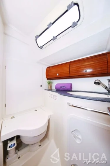 Bavaria 44 - Yacht Charter Sailica