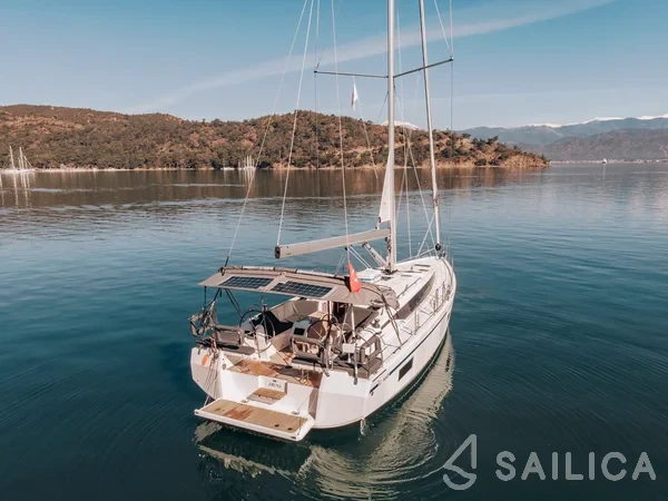 Bavaria C42 - Yacht Charter Sailica