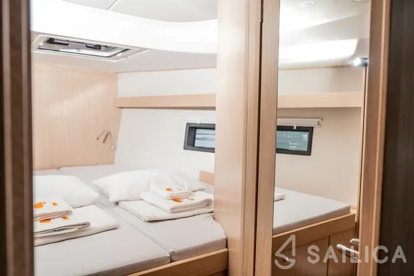 Bavaria C42 - Yacht Charter Sailica