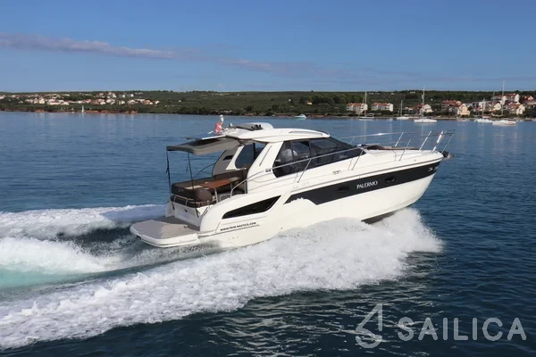 Bavaria 33 Sport - Yacht Charter Sailica