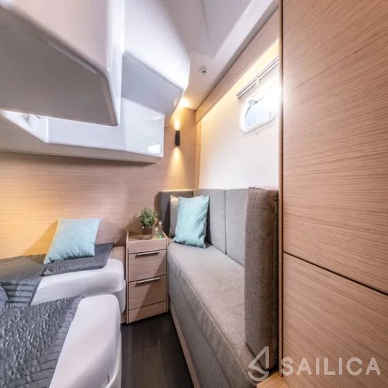 Bavaria 33 Sport - Yacht Charter Sailica