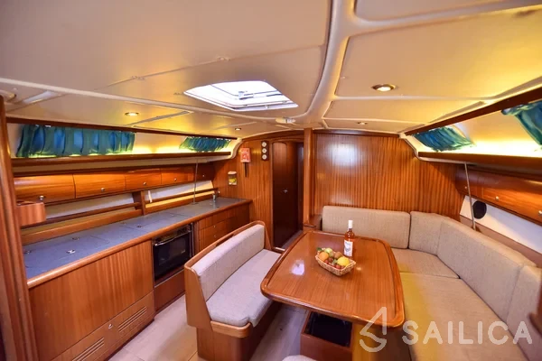 Bavaria 44 - Yacht Charter Sailica