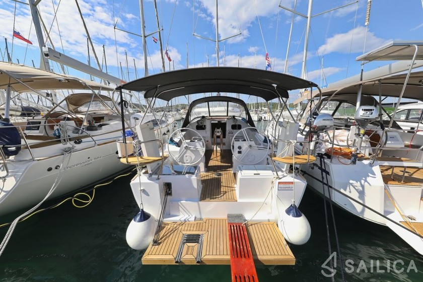 Elan Impression 40.1 - Yacht Charter Sailica