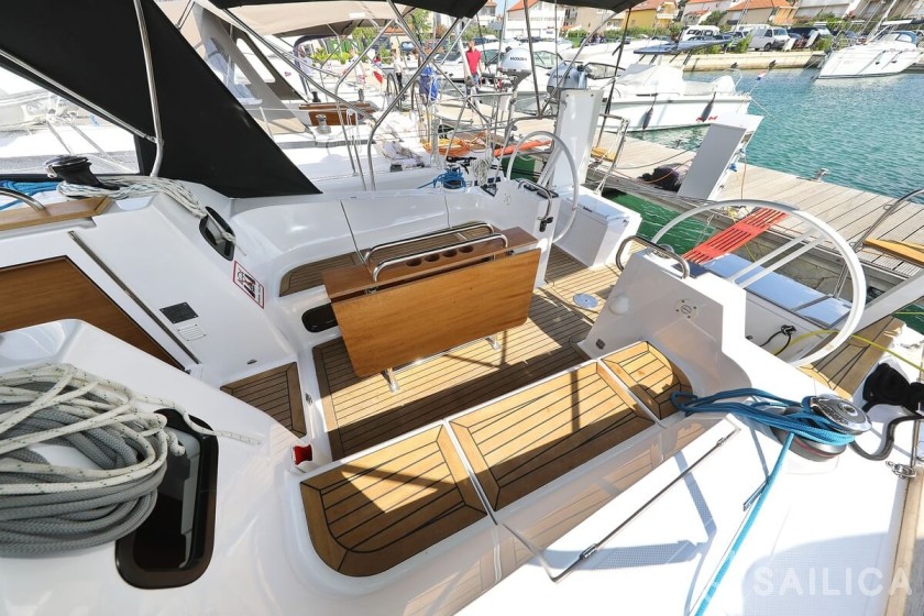 Elan Impression 40.1 - Yacht Charter Sailica