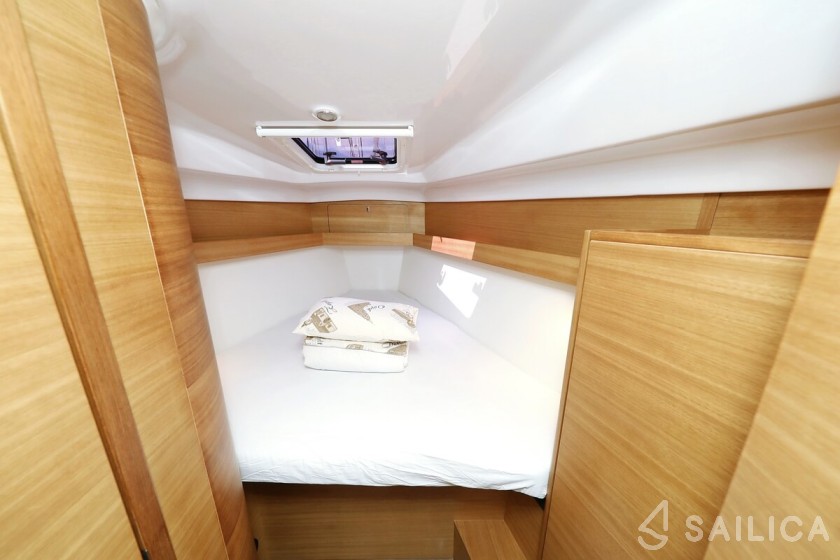 Elan Impression 40.1 - Yacht Charter Sailica