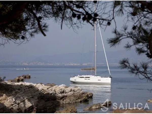 Sun Odyssey 409 - Yacht Charter Sailica