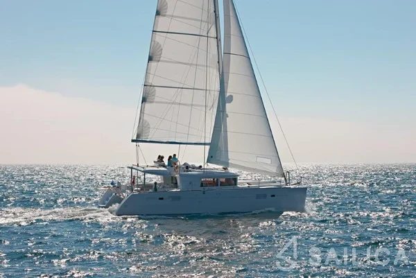 Lagoon 450  Flybridge - Yacht Charter Sailica