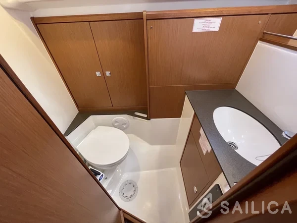 Bavaria 37 Cruiser - Yacht Charter Sailica