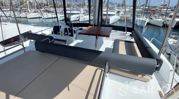 Bali 4.6 - Yacht Charter Sailica