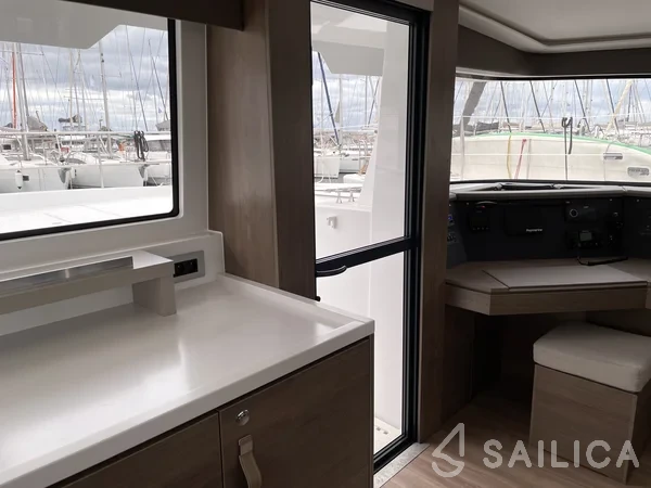Bali 4.6 - Yacht Charter Sailica