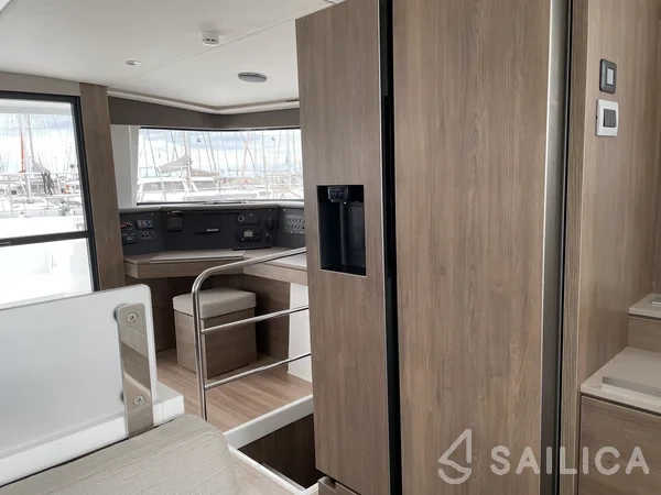 Bali 4.6 - Yacht Charter Sailica