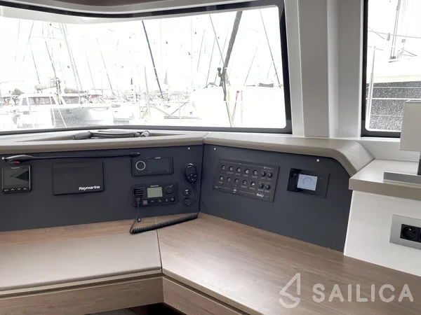 Bali 4.6 - Yacht Charter Sailica