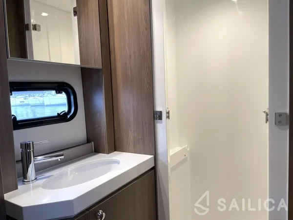 Bali 4.6 - Yacht Charter Sailica