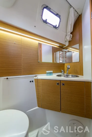 Sun Odyssey 44i - Yacht Charter Sailica