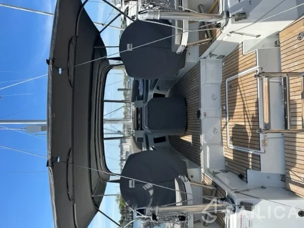 Jeanneau 51 - Yacht Charter Sailica