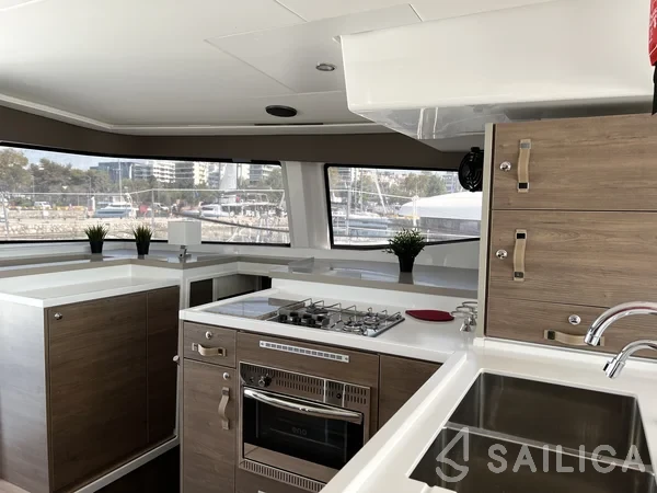 Bali 4.8  - Yacht Charter Sailica