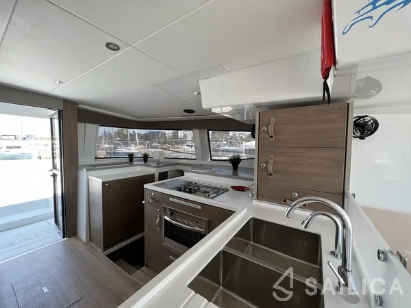 Bali 4.8  - Yacht Charter Sailica