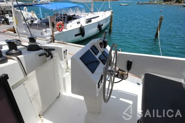 Astréa 42 - Yacht Charter Sailica