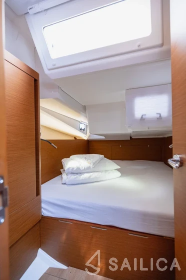 Sun Odyssey 440 - Yacht Charter Sailica