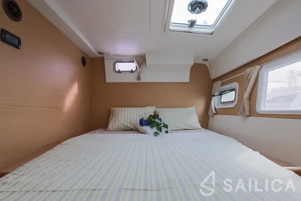 Lagoon 420 - Yacht Charter Sailica