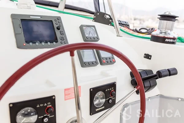 Lagoon 420 - Yacht Charter Sailica