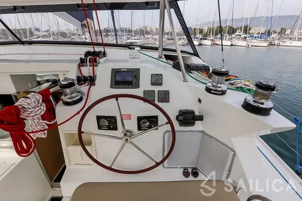 Lagoon 420 - Yacht Charter Sailica