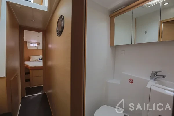 Lagoon 420 - Yacht Charter Sailica