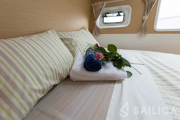 Lagoon 420 - Yacht Charter Sailica