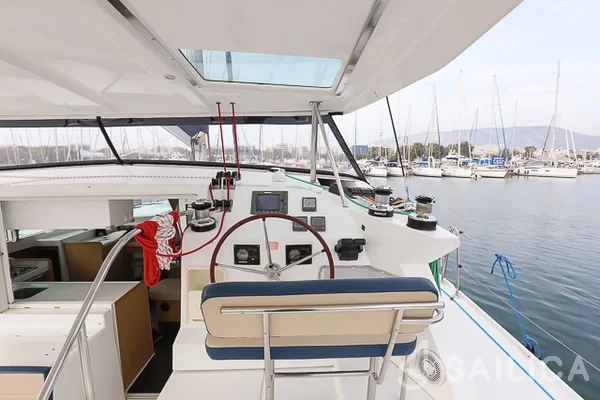 Lagoon 420 - Yacht Charter Sailica