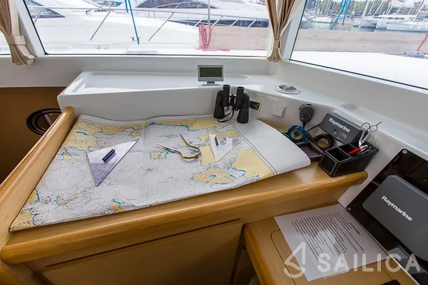 Lagoon 420 - Yacht Charter Sailica