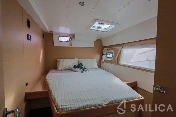 Lagoon 420 - Yacht Charter Sailica