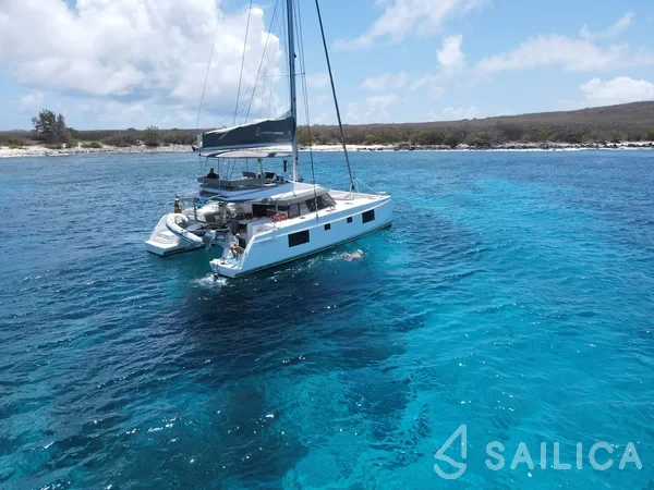 Nautitech 46 Fly - Yacht Charter Sailica