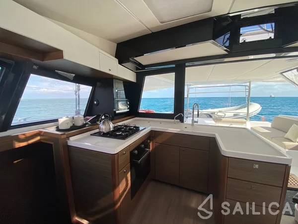 Nautitech 46 Fly - Yacht Charter Sailica