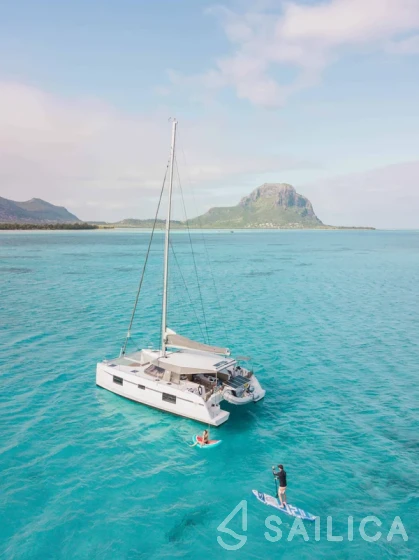 Nautitech 40 open NEW - 4 + 2 cab. - Yacht Charter Sailica