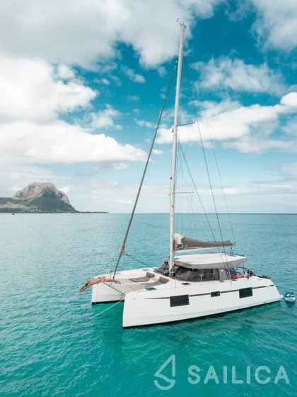 Nautitech 40 open NEW - 4 + 2 cab. - Yacht Charter Sailica